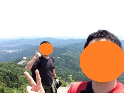 山頂でピース